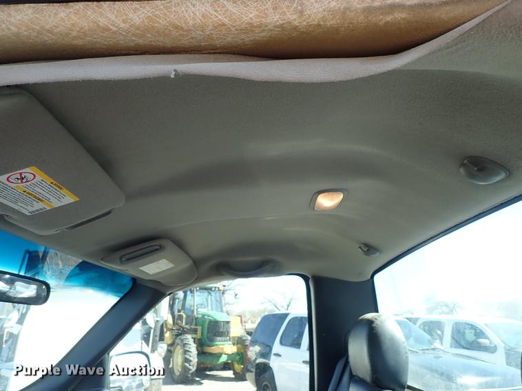 image for item DF1027 2002 Chevrolet Silverado 2500HD pickup truck