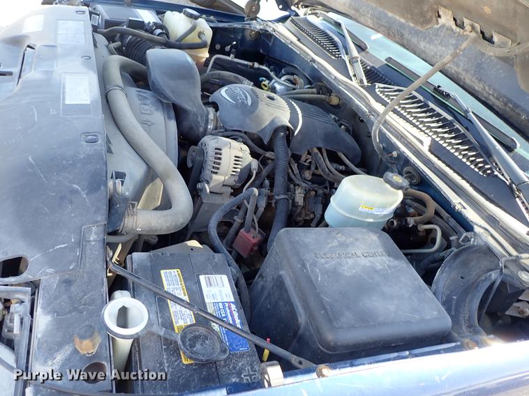 image for item DF1027 2002 Chevrolet Silverado 2500HD pickup truck