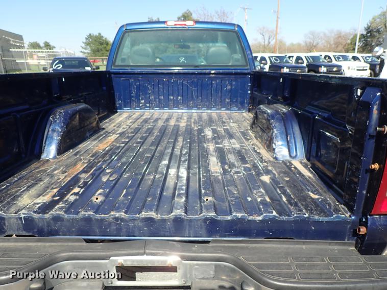 image for item DF1027 2002 Chevrolet Silverado 2500HD pickup truck