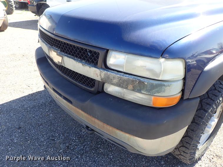 image for item DF1027 2002 Chevrolet Silverado 2500HD pickup truck
