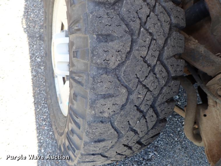 image for item DF1027 2002 Chevrolet Silverado 2500HD pickup truck