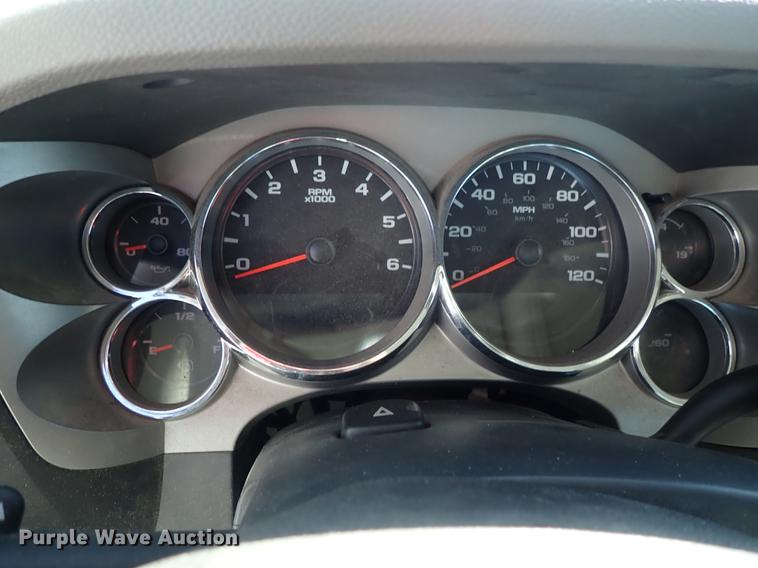 image for item DF1028 2011 Chevrolet Silverado 2500HD Ext. Cab pickup truck