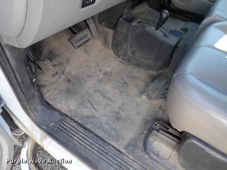 image for item DF1028 2011 Chevrolet Silverado 2500HD Ext. Cab pickup truck