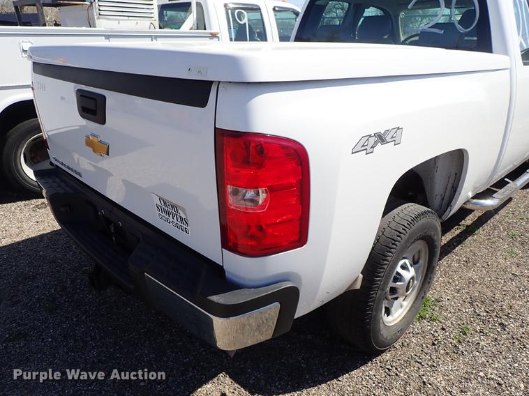 image for item DF1028 2011 Chevrolet Silverado 2500HD Ext. Cab pickup truck
