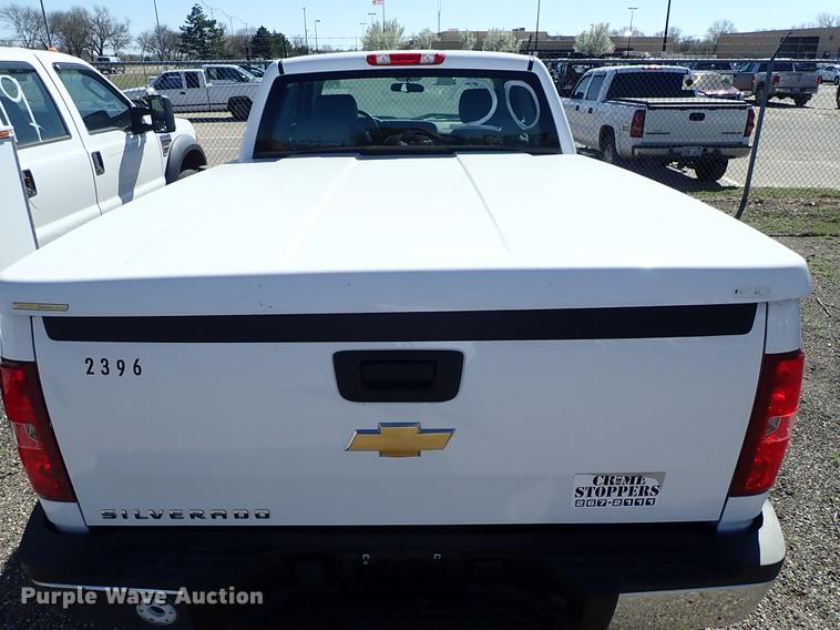 image for item DF1028 2011 Chevrolet Silverado 2500HD Ext. Cab pickup truck