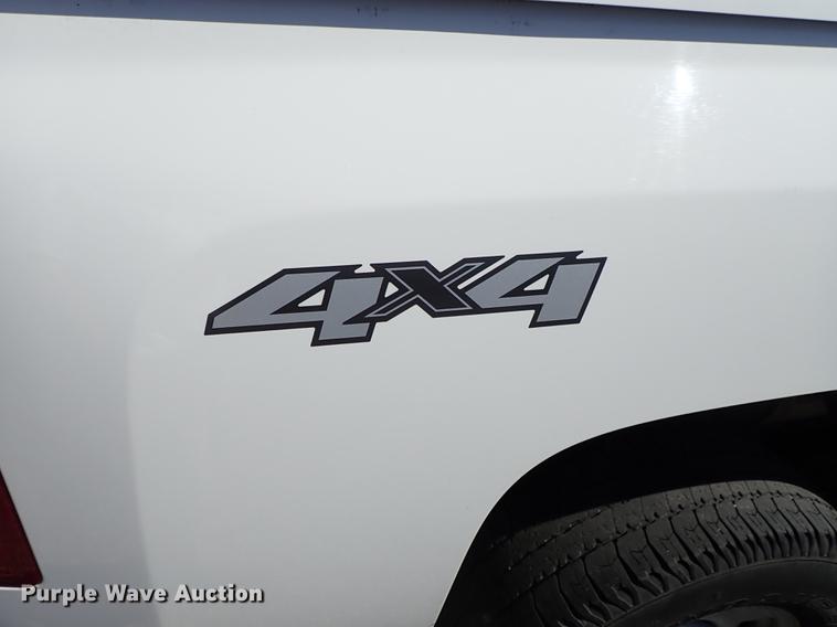 image for item DF1028 2011 Chevrolet Silverado 2500HD Ext. Cab pickup truck