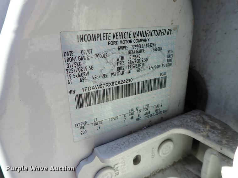 image for item DF1029 2008 Ford F550 Super Duty XL Crew Cab utility truck