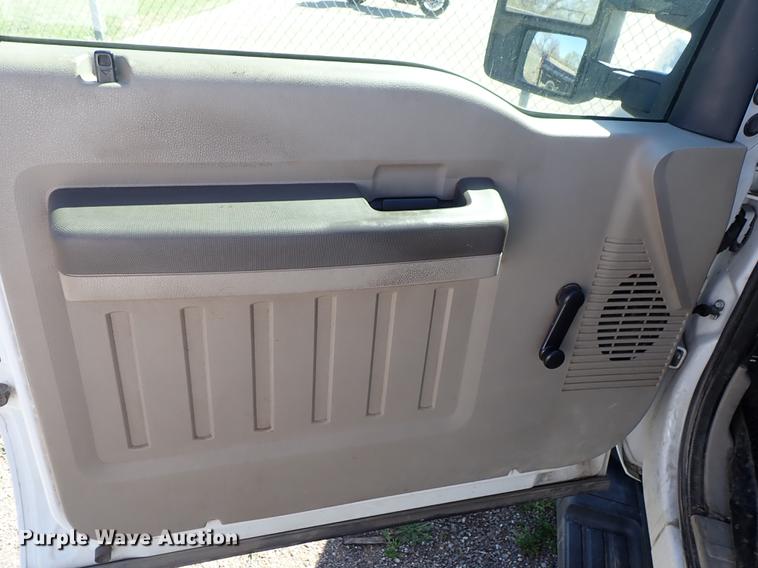 image for item DF1029 2008 Ford F550 Super Duty XL Crew Cab utility truck
