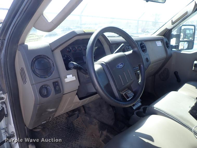 image for item DF1029 2008 Ford F550 Super Duty XL Crew Cab utility truck