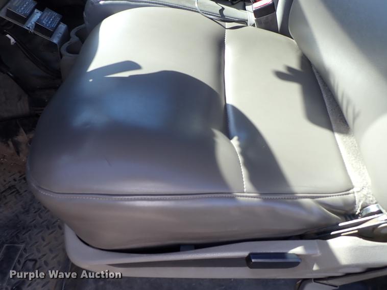 image for item DF1029 2008 Ford F550 Super Duty XL Crew Cab utility truck