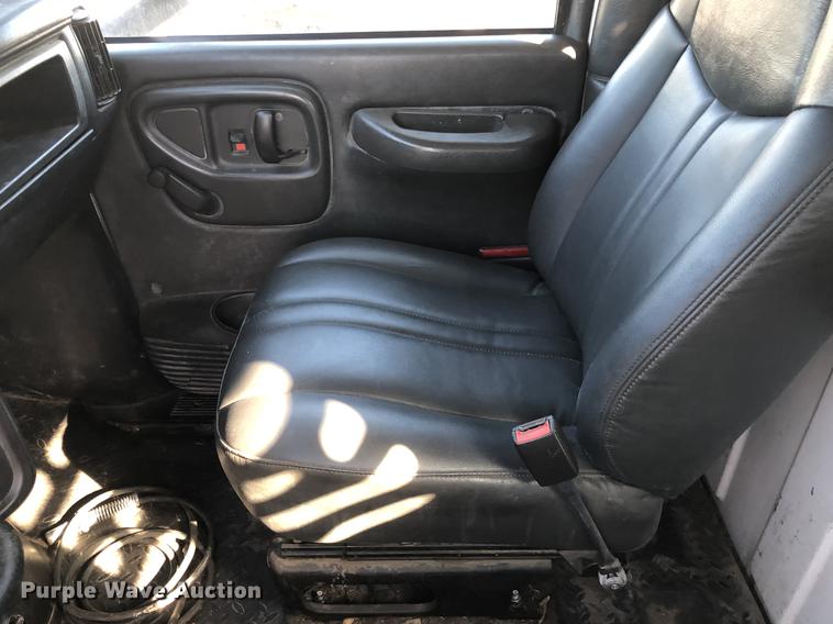 image for item DF1034 2005 Chevrolet C4500 dump truck