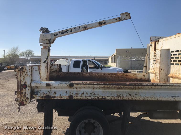 image for item DF1034 2005 Chevrolet C4500 dump truck