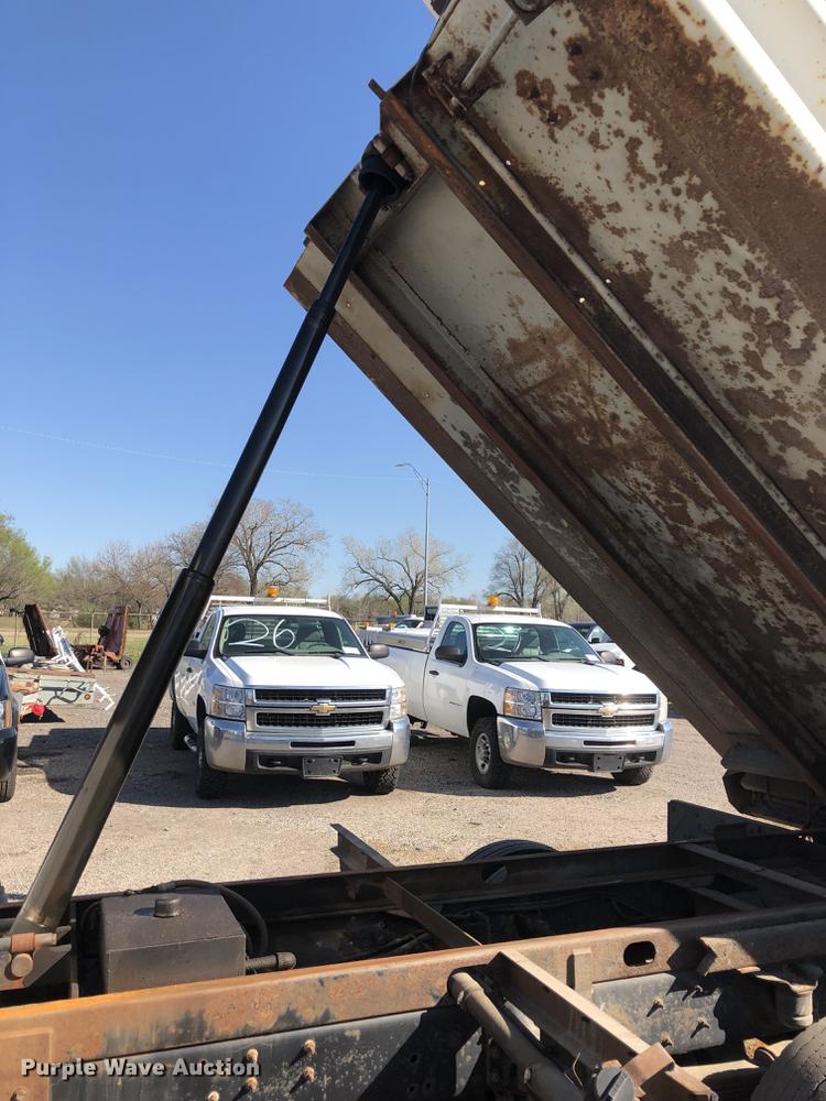 image for item DF1034 2005 Chevrolet C4500 dump truck