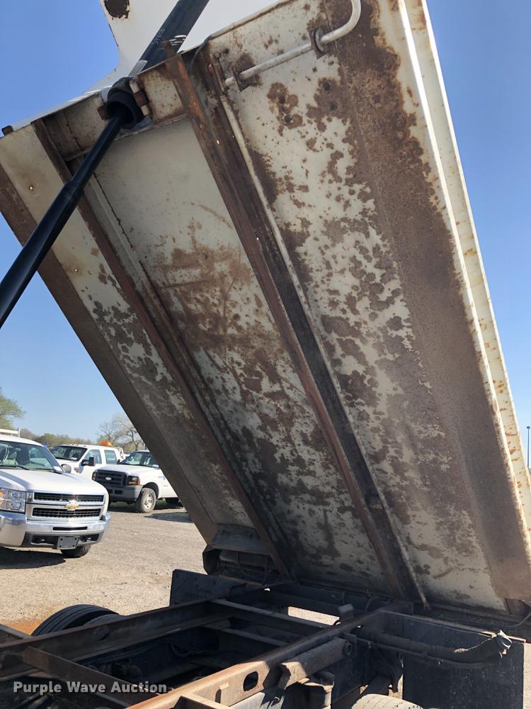image for item DF1034 2005 Chevrolet C4500 dump truck