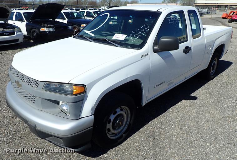image for item DF1052 2005 Chevrolet Colorado Ext. Cab pickup truck