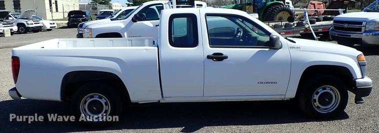 image for item DF1052 2005 Chevrolet Colorado Ext. Cab pickup truck