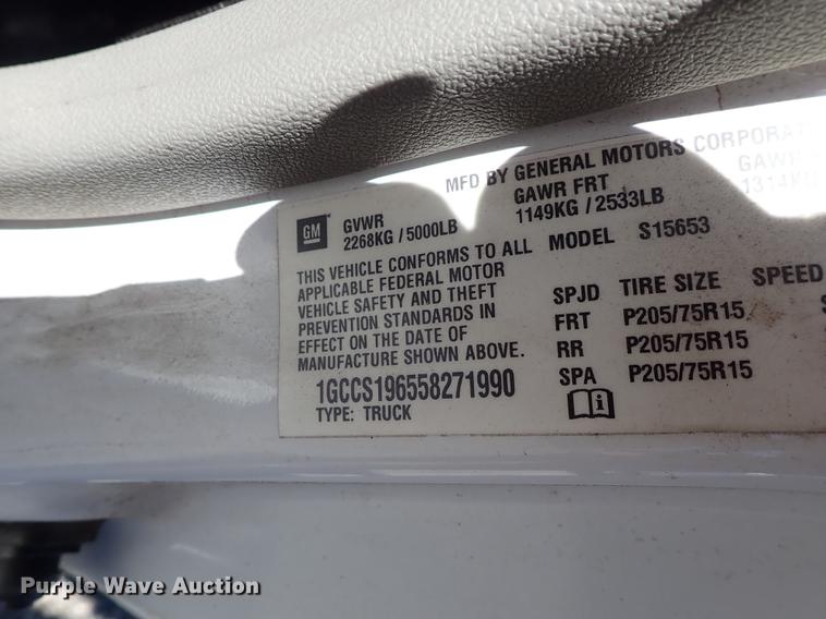 image for item DF1052 2005 Chevrolet Colorado Ext. Cab pickup truck