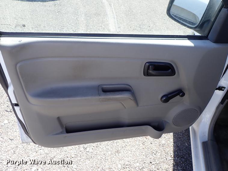 image for item DF1052 2005 Chevrolet Colorado Ext. Cab pickup truck