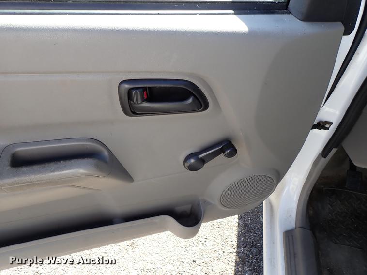 image for item DF1052 2005 Chevrolet Colorado Ext. Cab pickup truck