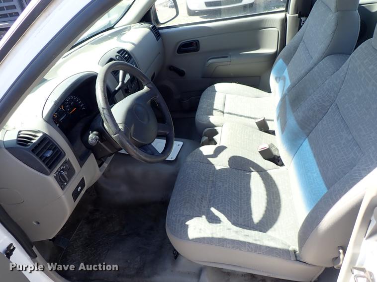 image for item DF1052 2005 Chevrolet Colorado Ext. Cab pickup truck
