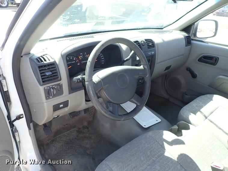 image for item DF1052 2005 Chevrolet Colorado Ext. Cab pickup truck