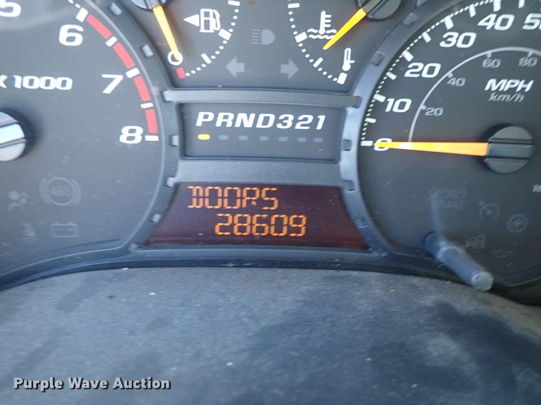 image for item DF1052 2005 Chevrolet Colorado Ext. Cab pickup truck