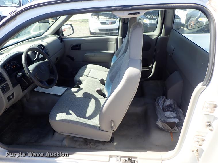 image for item DF1052 2005 Chevrolet Colorado Ext. Cab pickup truck