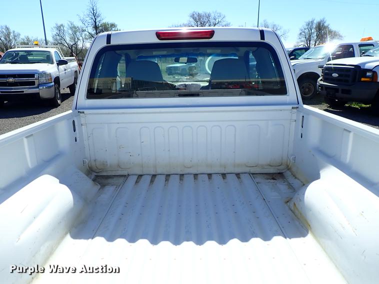 image for item DF1052 2005 Chevrolet Colorado Ext. Cab pickup truck