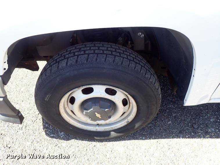 image for item DF1052 2005 Chevrolet Colorado Ext. Cab pickup truck