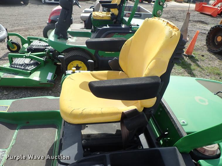 image for item DF1054 2008 John Deere 1445 Series II lawn mower