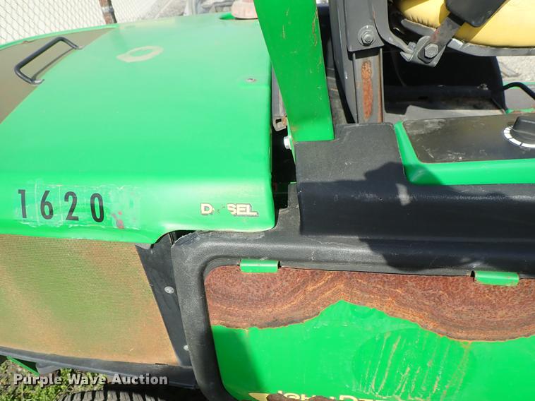 image for item DF1054 2008 John Deere 1445 Series II lawn mower