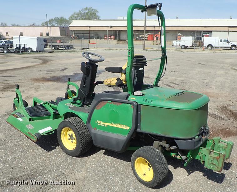 image for item DF1055 2008 John Deere 1445 Series II lawn mower