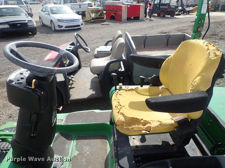 image for item DF1055 2008 John Deere 1445 Series II lawn mower