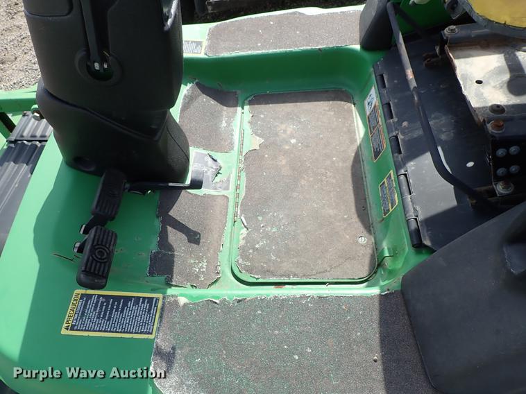 image for item DF1055 2008 John Deere 1445 Series II lawn mower