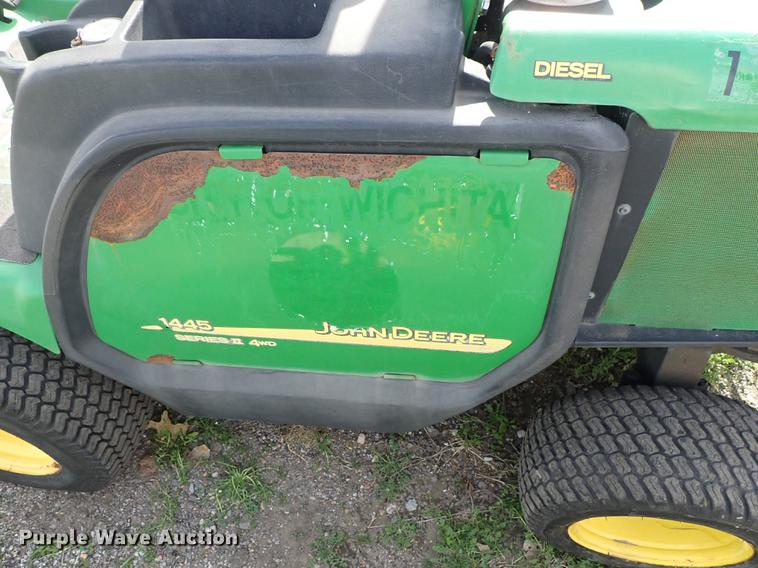 image for item DF1055 2008 John Deere 1445 Series II lawn mower