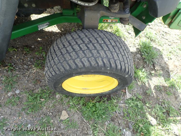 image for item DF1055 2008 John Deere 1445 Series II lawn mower