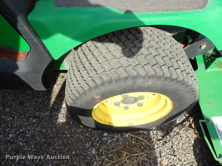 image for item DF1055 2008 John Deere 1445 Series II lawn mower