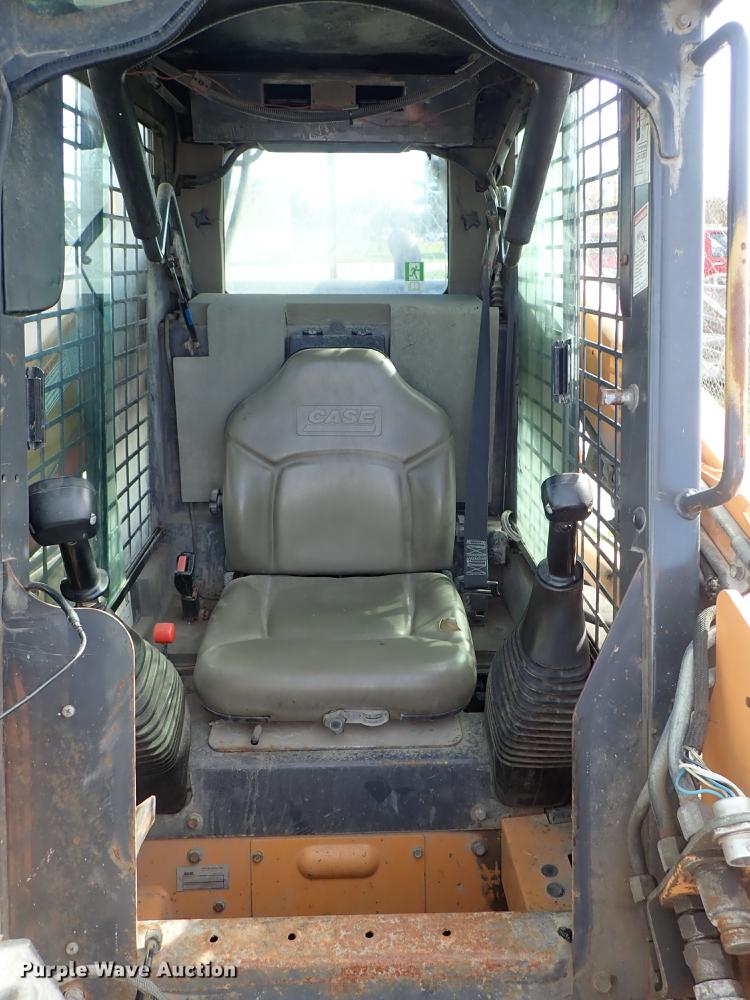 image for item DF1057 2007 Case 440 skid steer
