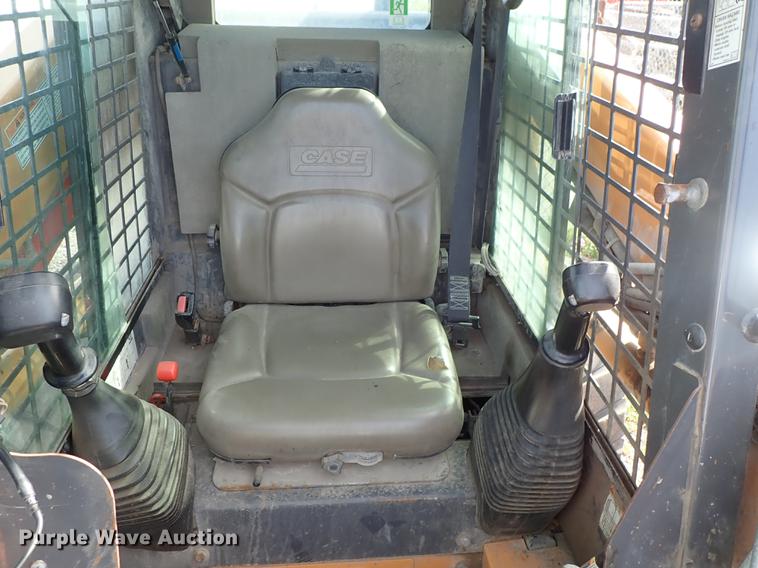 image for item DF1057 2007 Case 440 skid steer