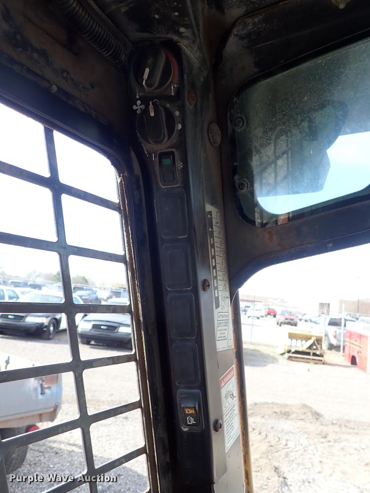 image for item DF1057 2007 Case 440 skid steer