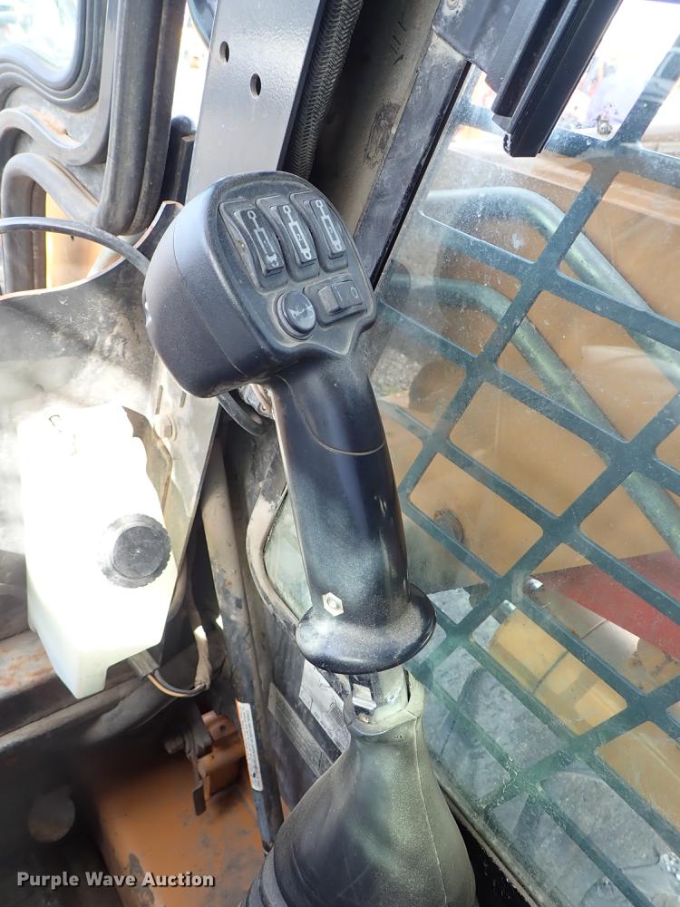 image for item DF1057 2007 Case 440 skid steer