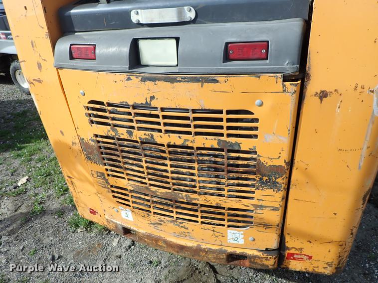 image for item DF1057 2007 Case 440 skid steer