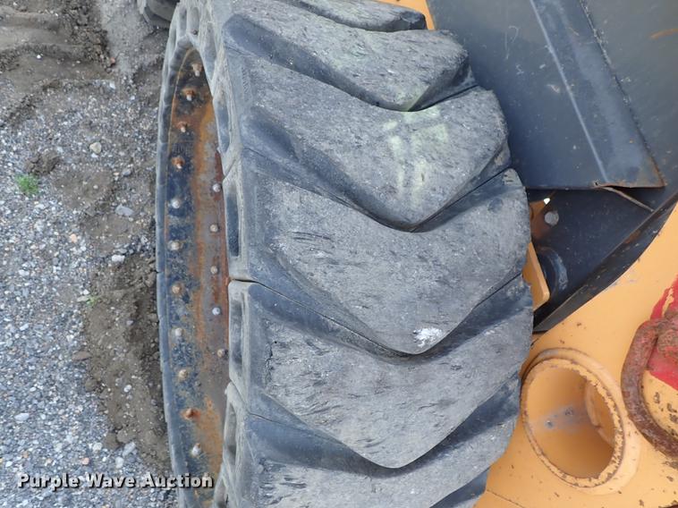 image for item DF1057 2007 Case 440 skid steer