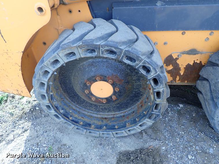 image for item DF1057 2007 Case 440 skid steer
