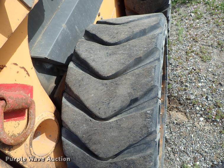 image for item DF1057 2007 Case 440 skid steer