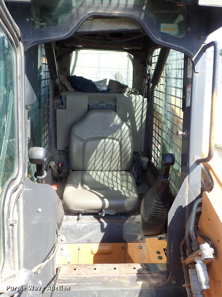 image for item DF1058 2007 Case 440 skid steer