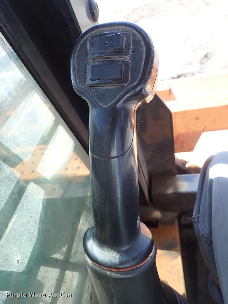 image for item DF1058 2007 Case 440 skid steer