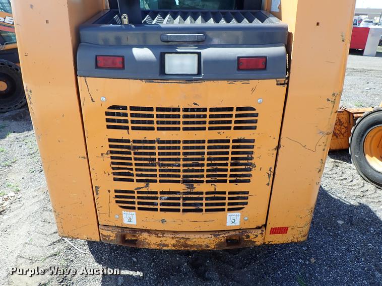 image for item DF1058 2007 Case 440 skid steer