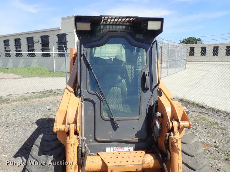 image for item DF1058 2007 Case 440 skid steer