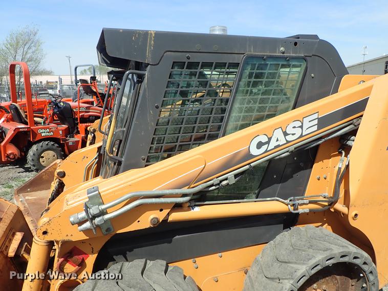 image for item DF1058 2007 Case 440 skid steer